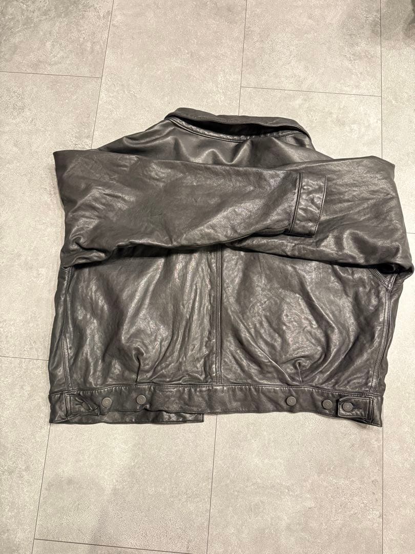 BEAMS ワイドショートフィット シープレザー ジャケット ブラック