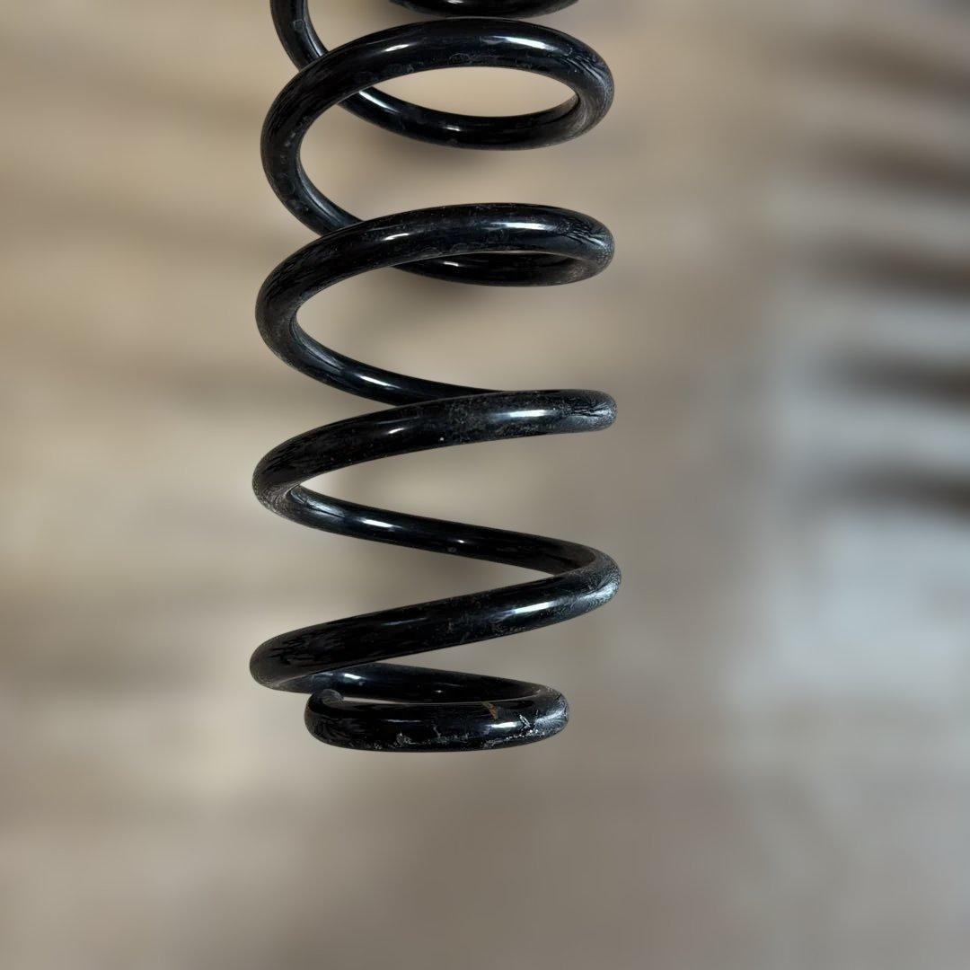 ベンツe350 w211 アバンギャルド　純正サス　新古品