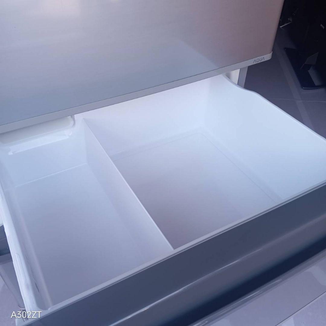 C063 送料設置無料　アクア　人気モデル4ドア　大型冷蔵庫　355L