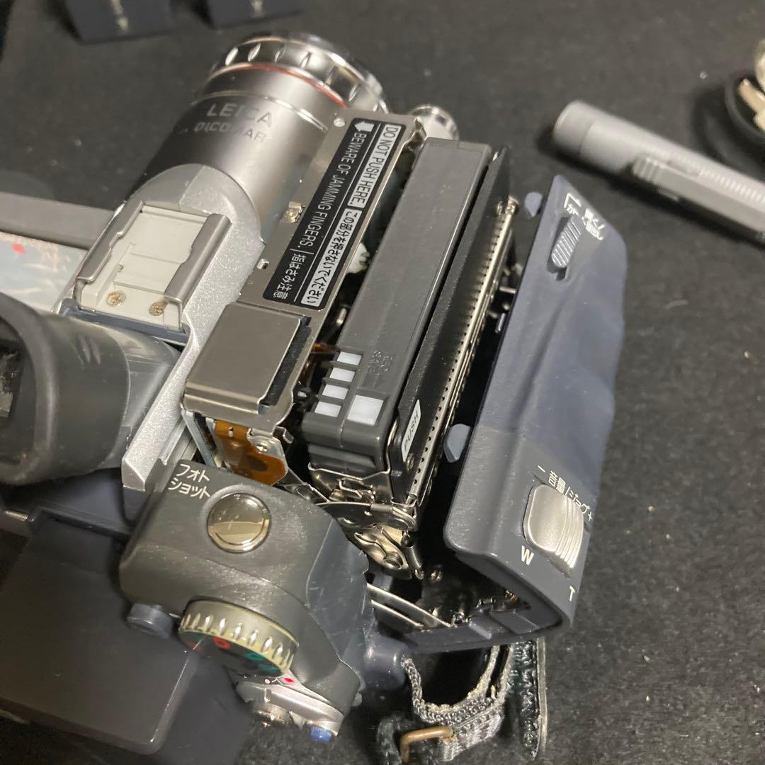 Panasonic NV-GS200K-S ビデオカメラ　バッテリー3個