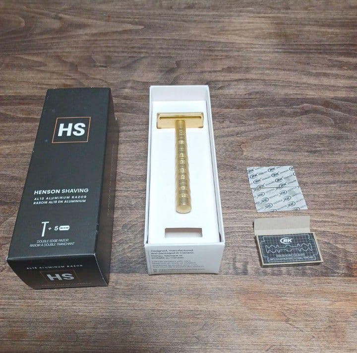 HENSON SHAVING　深剃りタイプ　ブライトゴールド