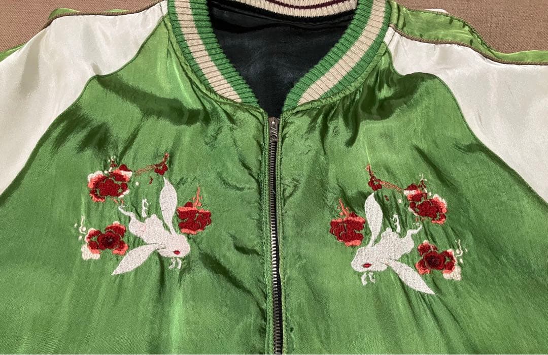 ウサギと三爪龍　リバーシブルスカジャン