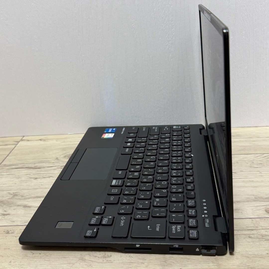 美品 富士通 LIFEBOOK U9311/F LTE i5 256GB 軽量