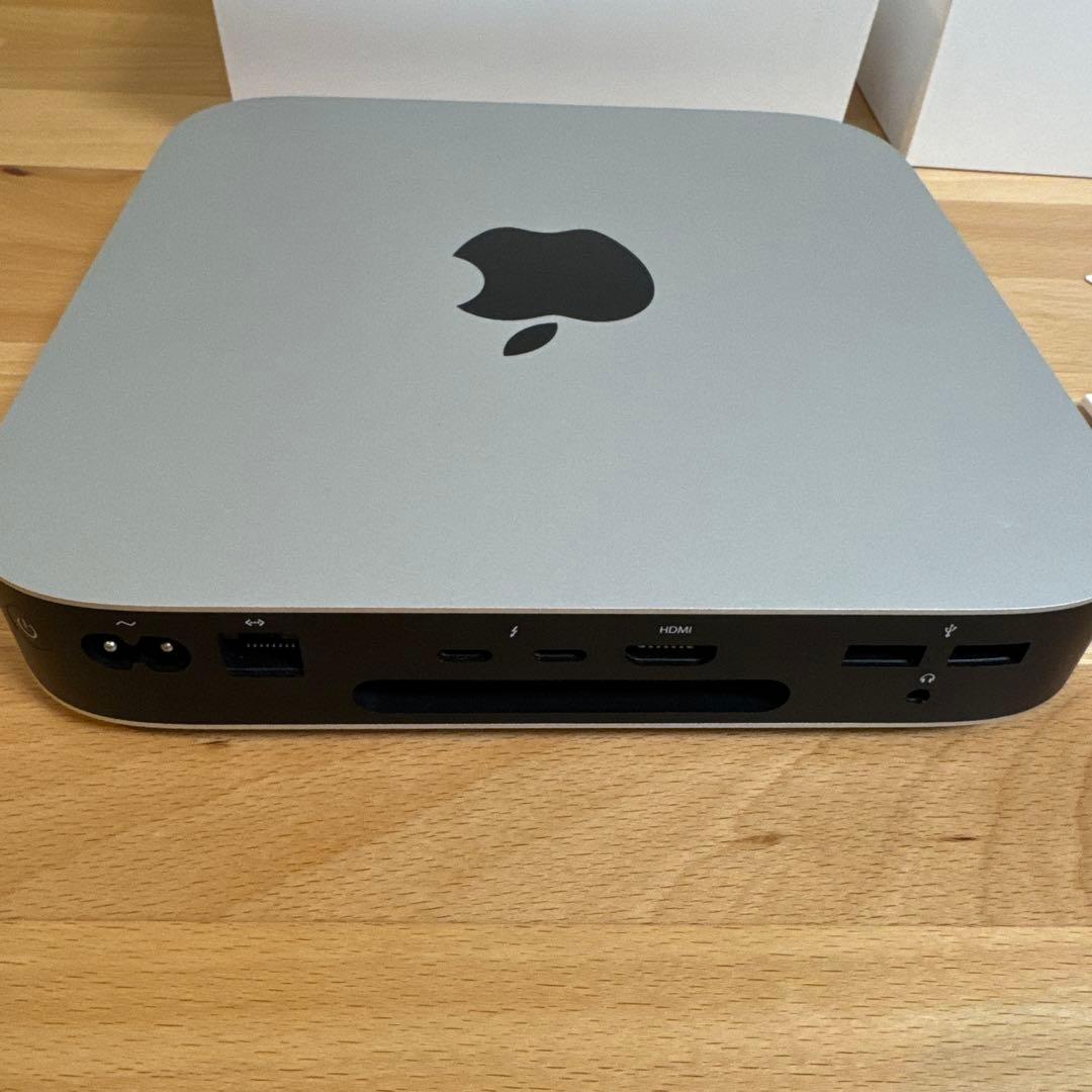 Mac mini M1 16GB 512GB本体と付属品