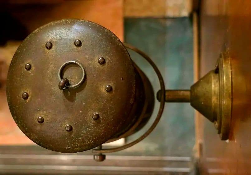 A*8様 英国製 真鍮ジンバル式マイナーズランプ 壁掛け可