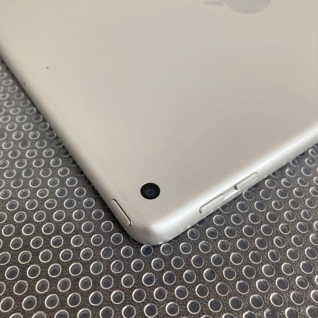 826 美品☆電池ほぼ新品☆iPad6 第6世代 32GB WIFIモデル☆