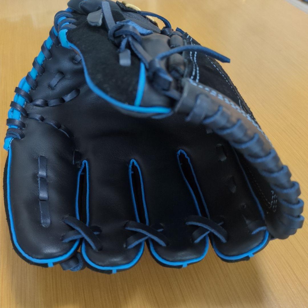 Under Armour 軟式野球グローブ 山崎康晃選手サイン入り 黒/青