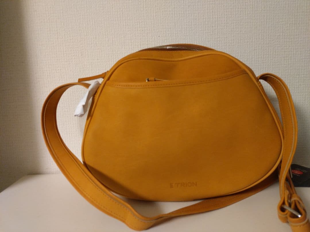 トライオン　ショルダーバック