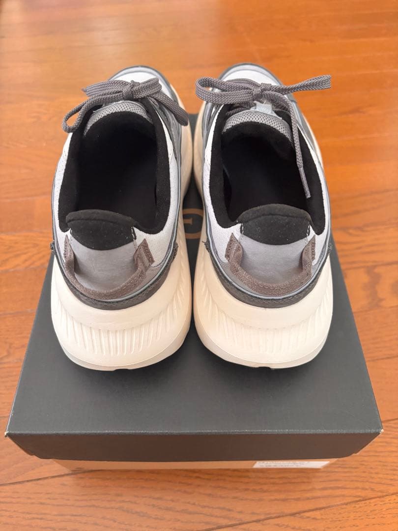 UGG CA805 スニーカー　厚底グレー/ホワイト