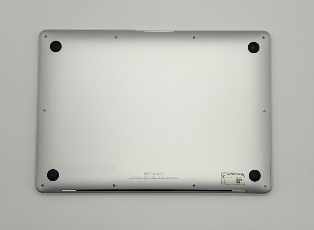 Macbook Air 2019、13インチ、8GB、128GB