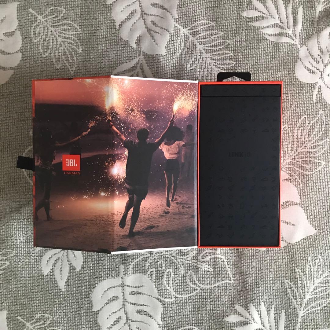 JBL音声認識対応ポータルスピーカー