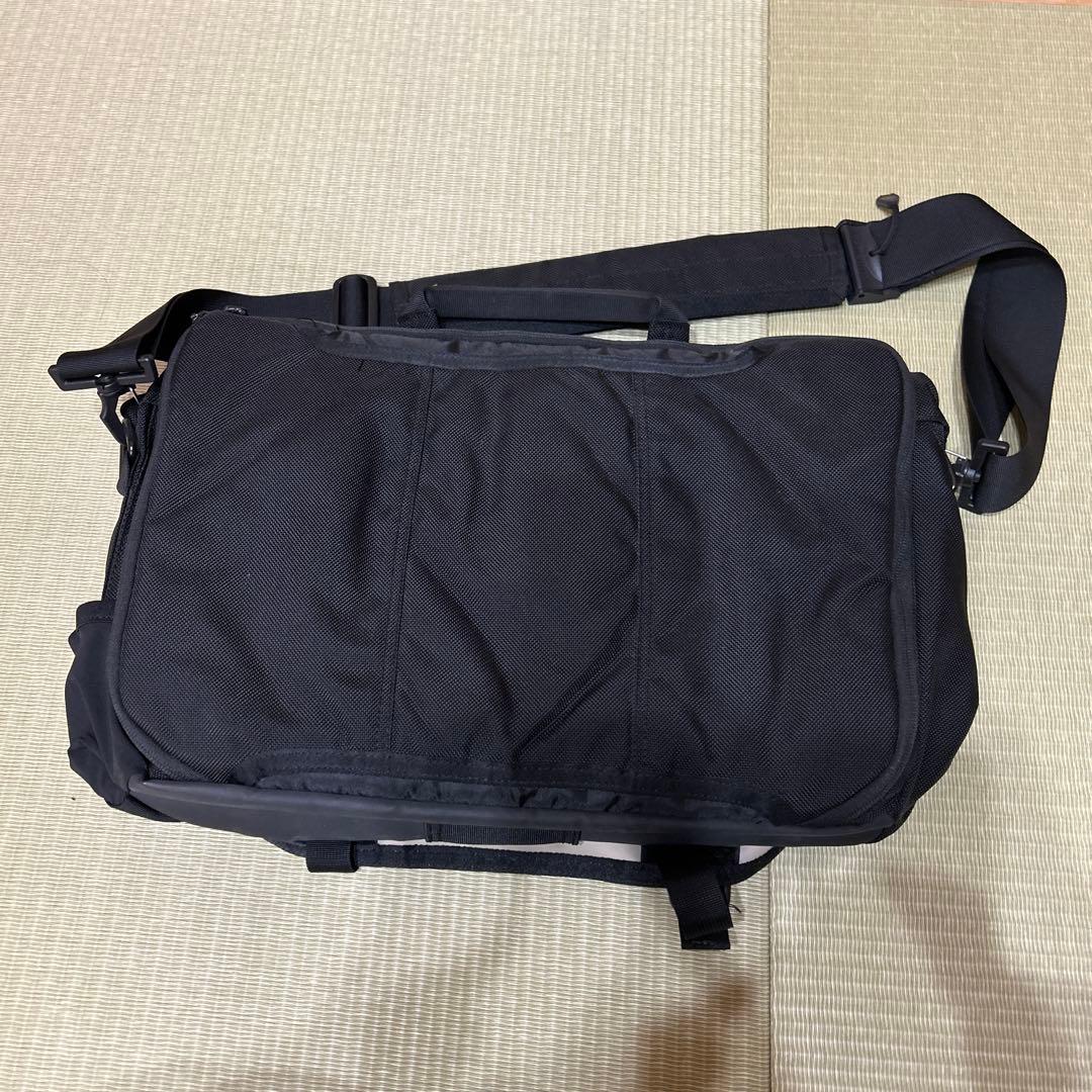 メッセンジャーバッグ ブラック　TIMBUK2
