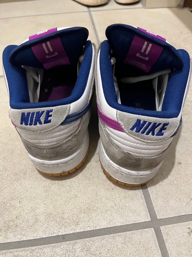 ライッサレアウ　NIKE