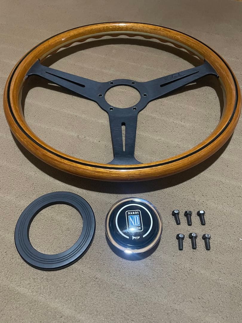 三*谷様 ★極美品★ナルディCLASSIC ウッド/ブラックスポーク（36φ）N