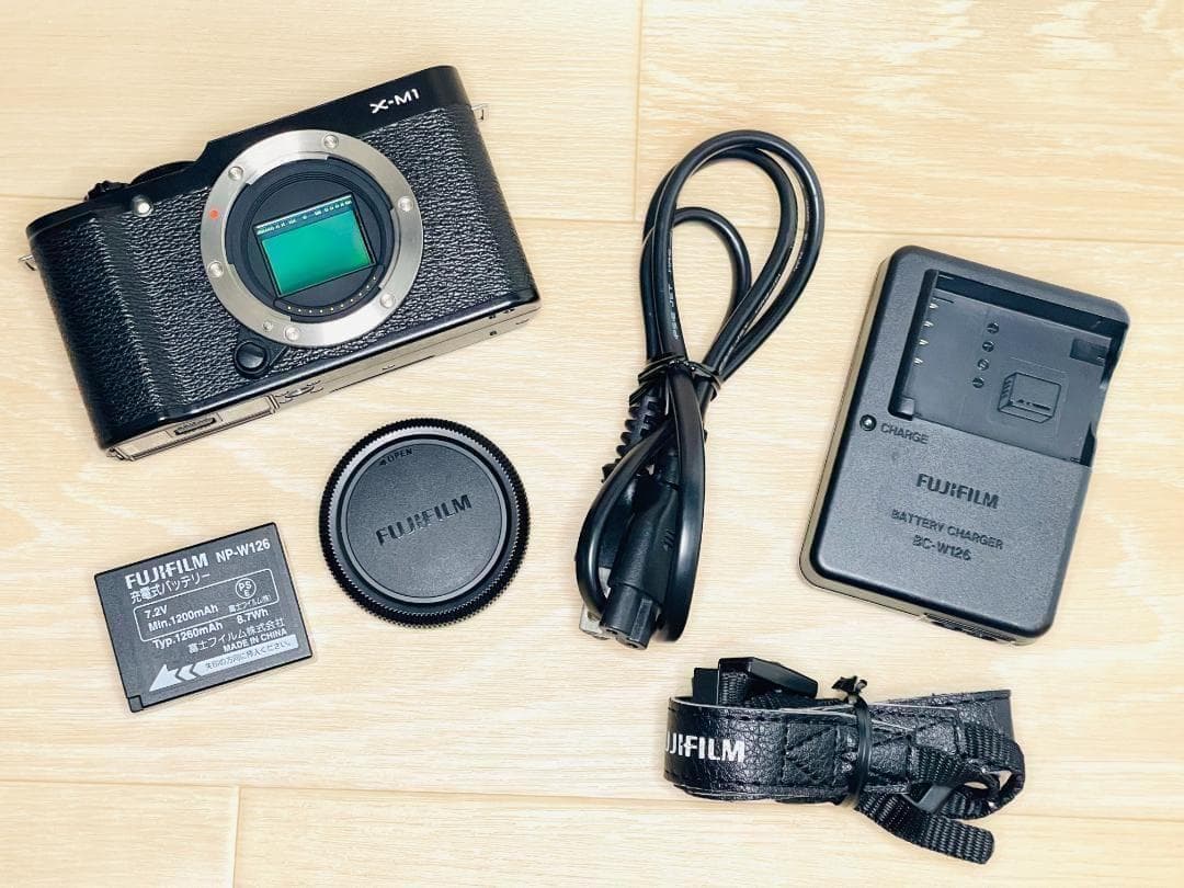 ★美品★ フジフィルム FUJIFILM X-M1 ボディ ブラック ミラーレス