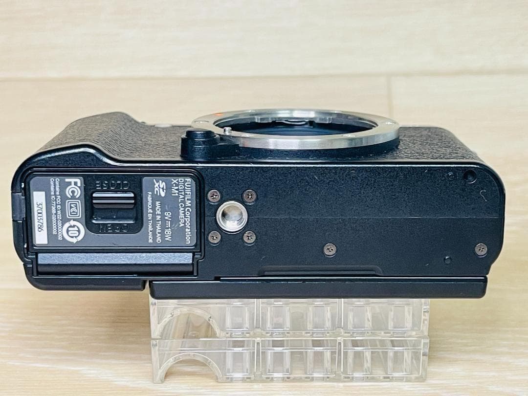 ★美品★ フジフィルム FUJIFILM X-M1 ボディ ブラック ミラーレス