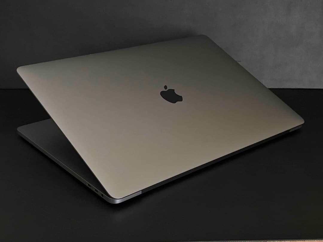 MacBook Pro 16㌅ Ci7 6Core・32GB バッテリー◎