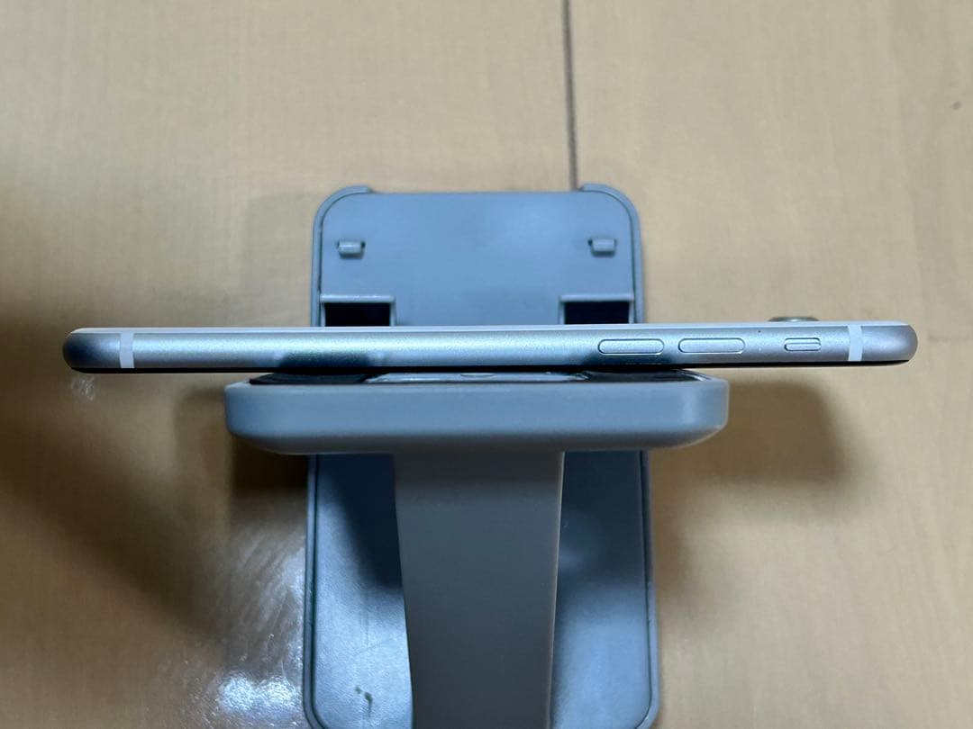 Apple iPhone SE 第2世代 ホワイト 本体