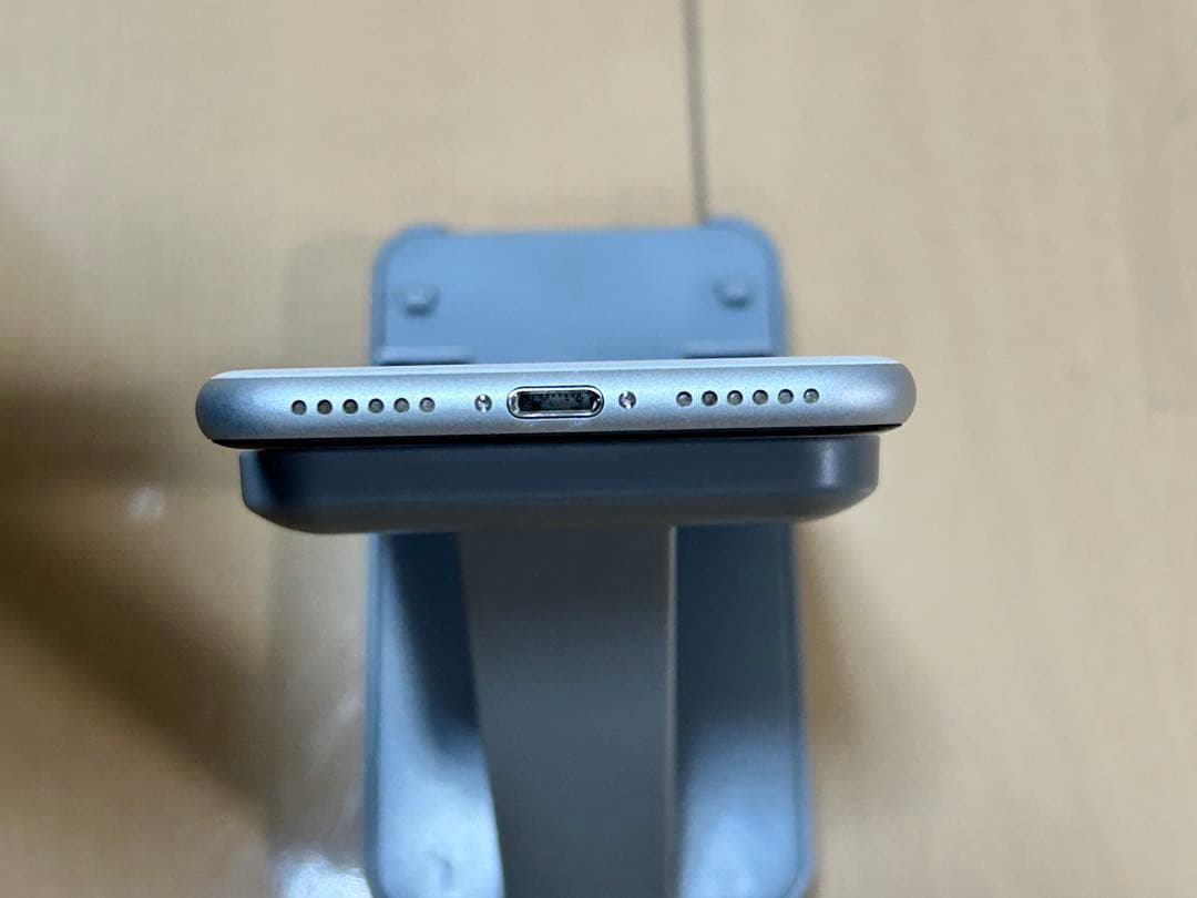 Apple iPhone SE 第2世代 ホワイト 本体