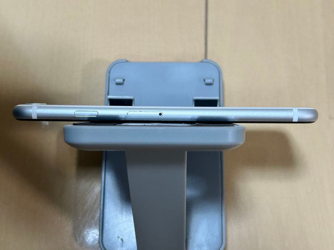 Apple iPhone SE 第2世代 ホワイト 本体