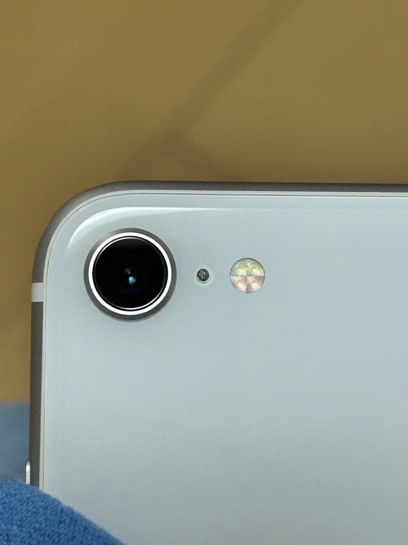 Apple iPhone SE 第2世代 ホワイト 本体