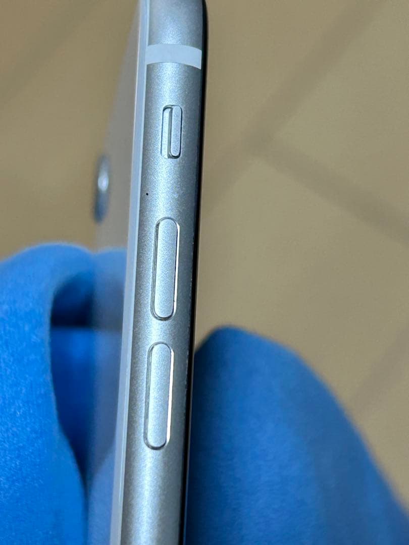 Apple iPhone SE 第2世代 ホワイト 本体