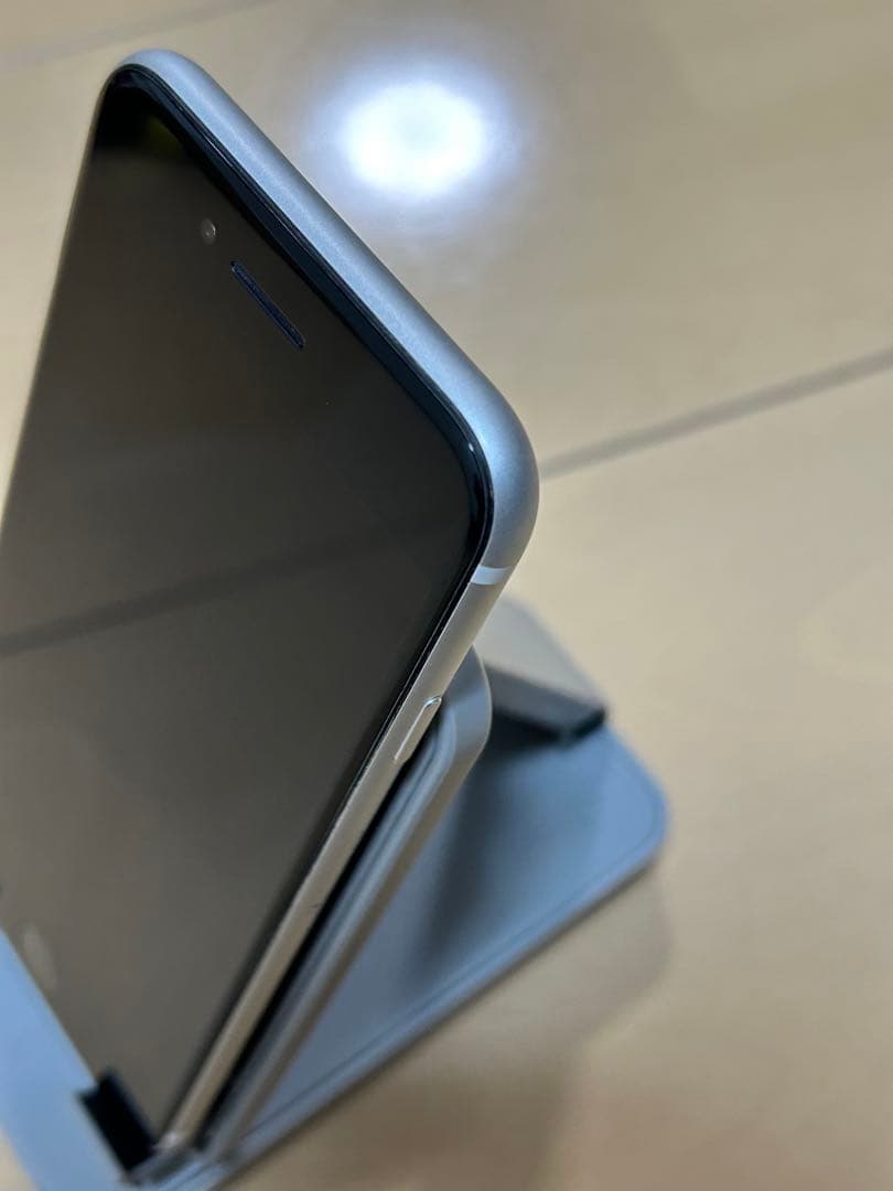 Apple iPhone SE 第2世代 ホワイト 本体