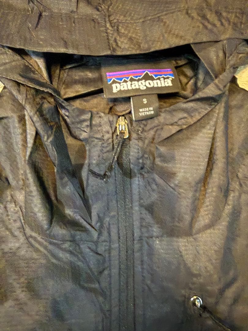 パタゴニア　フーディニジャケット　ブラック　Sサイズ