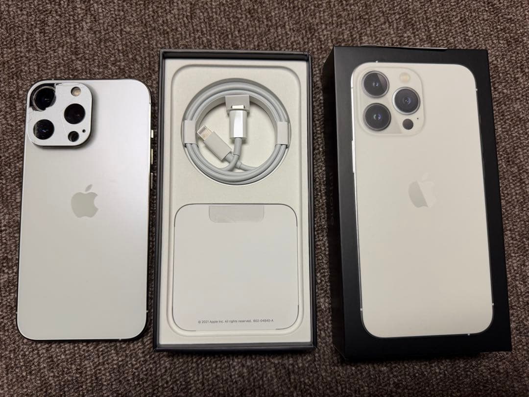 Apple iPhone 13 Pro シルバー本体 充電ケーブル付き128GB