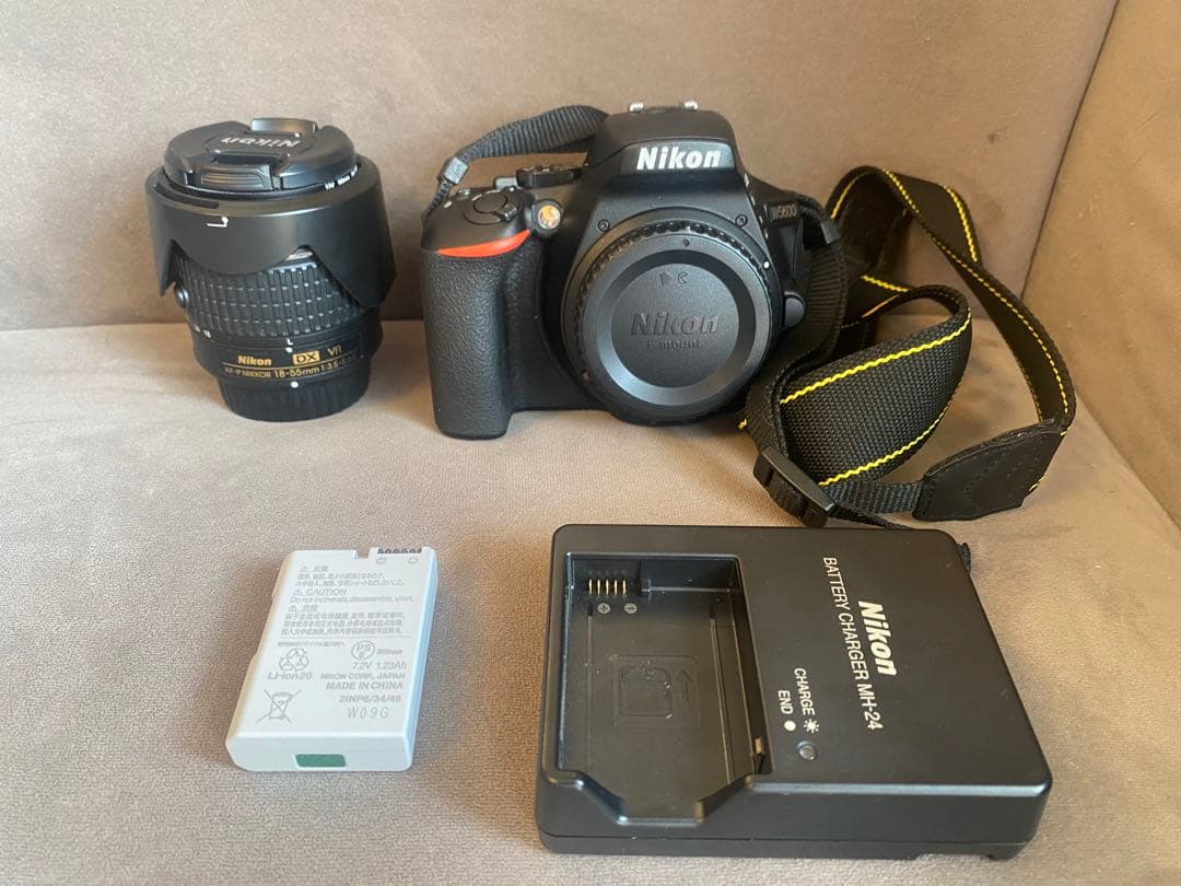 ショット数1127回■美品■Nikon D5600 レンズキット