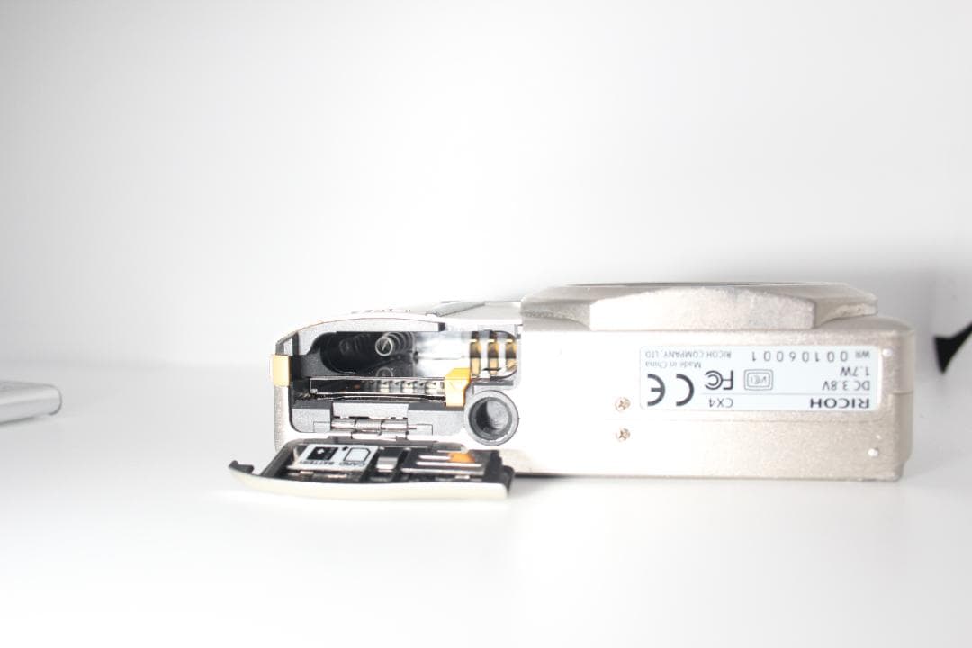 RICOH CX4 シルバー 充電器付き