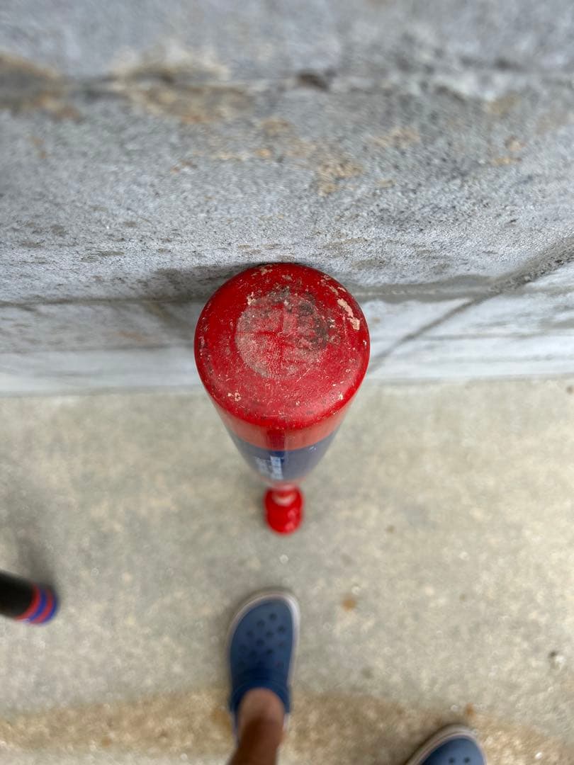 インフィニティ　トレーニングバット 赤と青 8番