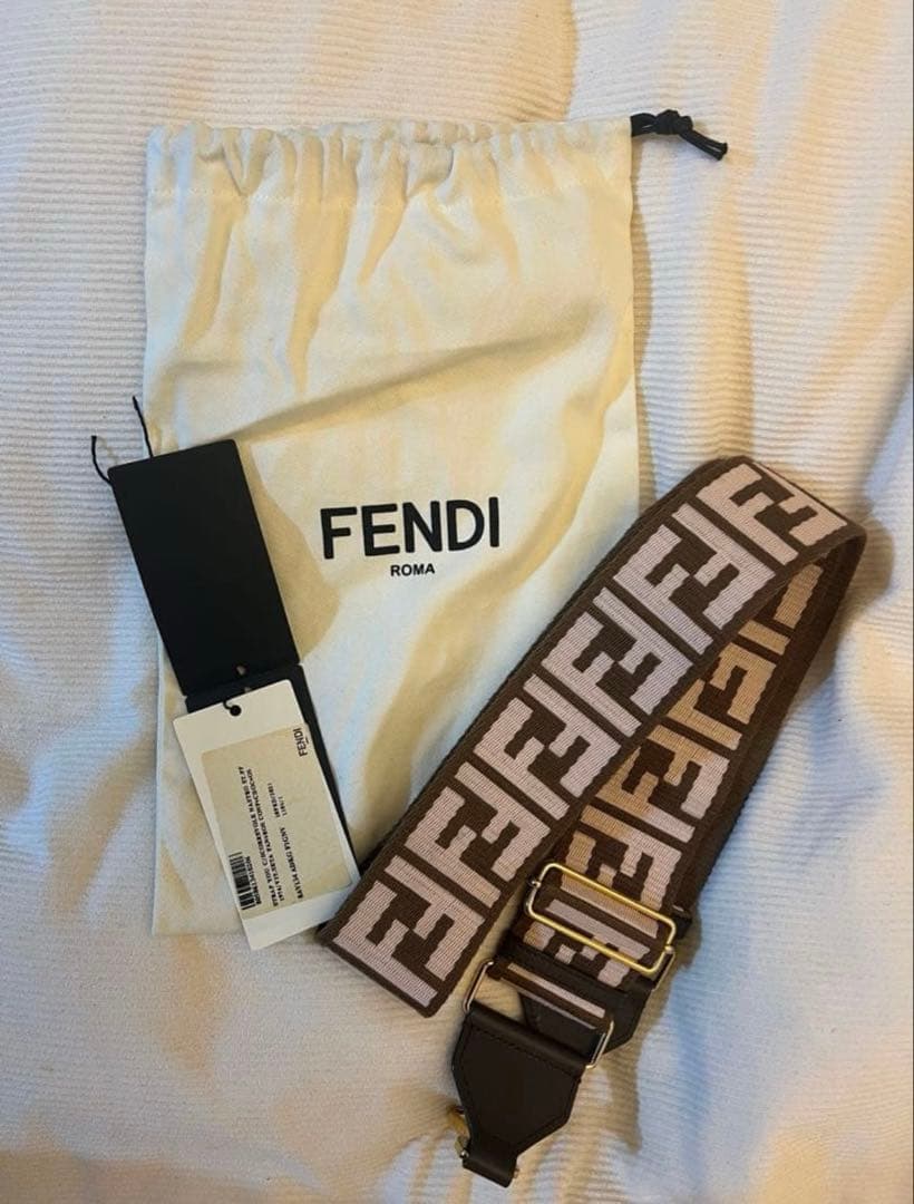 FENDIストラップユー