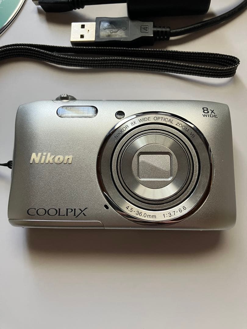 デジタルカメラ　coolpix s3600 コンパクト　デジカメ　シルバー