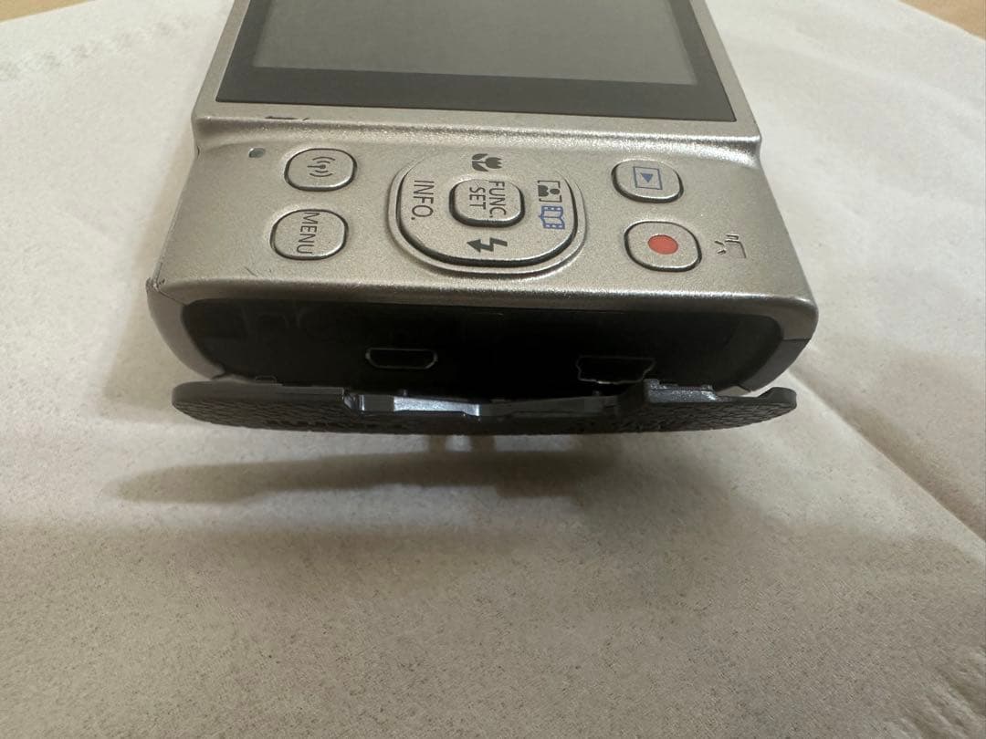 Canon コンパクトデジタルカメラ IXY 650 シルバー Wi-Fi対応