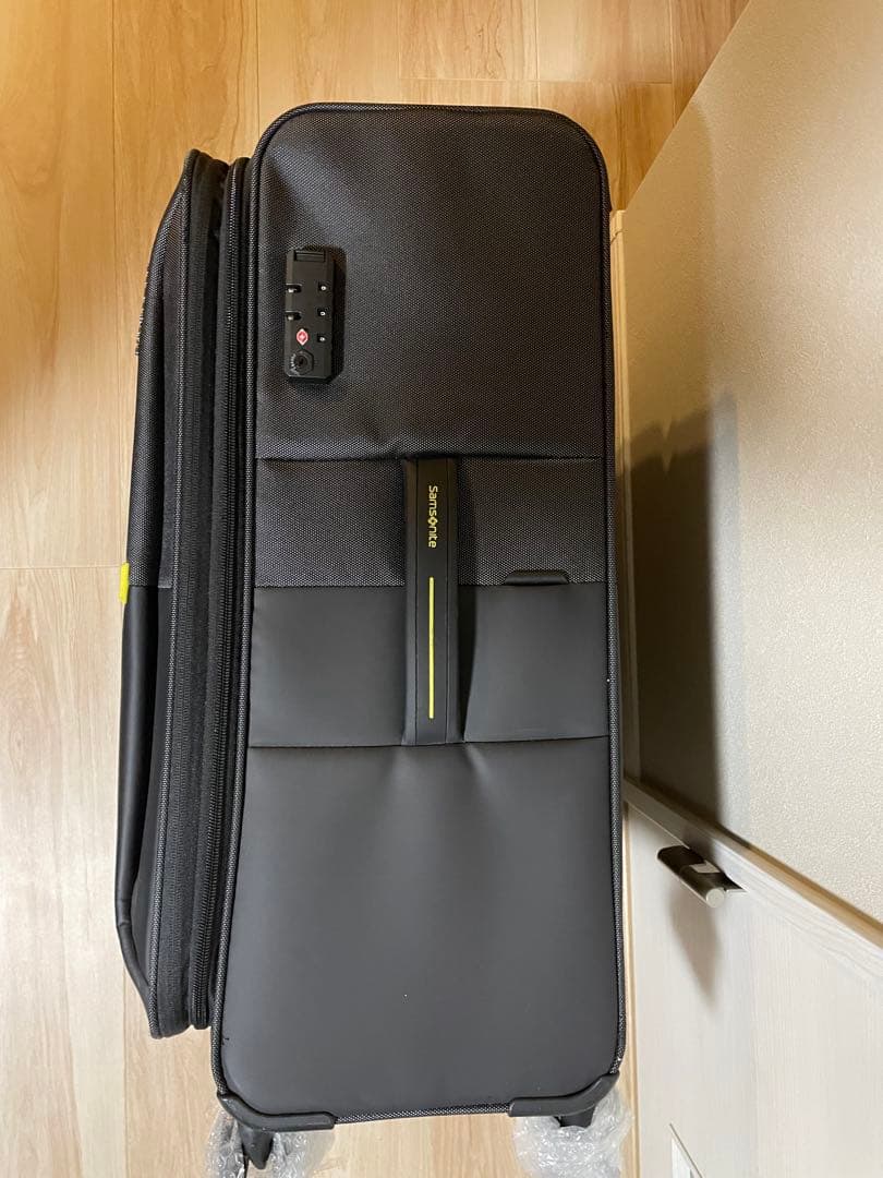 Samsoniteサムソナイト　ストラリウム スピナー エキスパンダブル　M