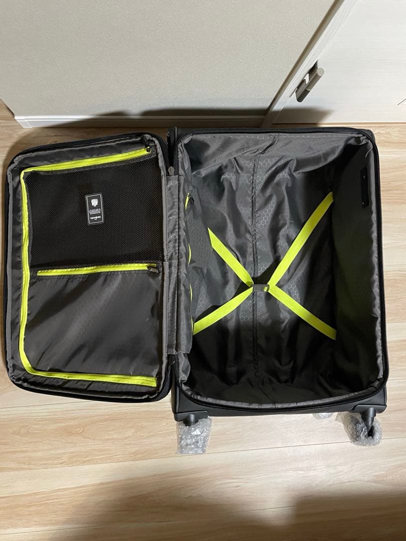 Samsoniteサムソナイト　ストラリウム スピナー エキスパンダブル　M