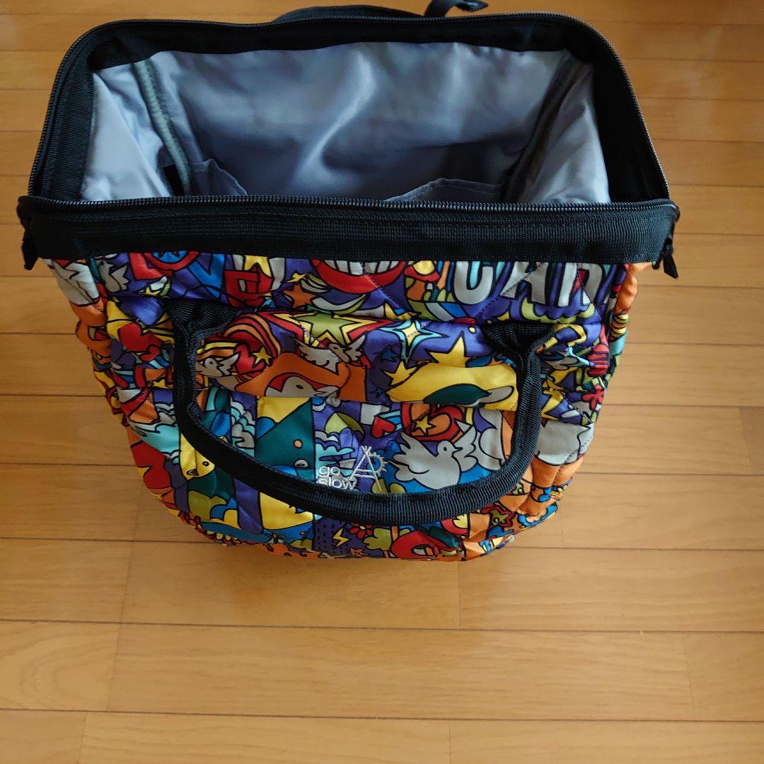 ゴースローキャラバン美品。カラフルアートリュック