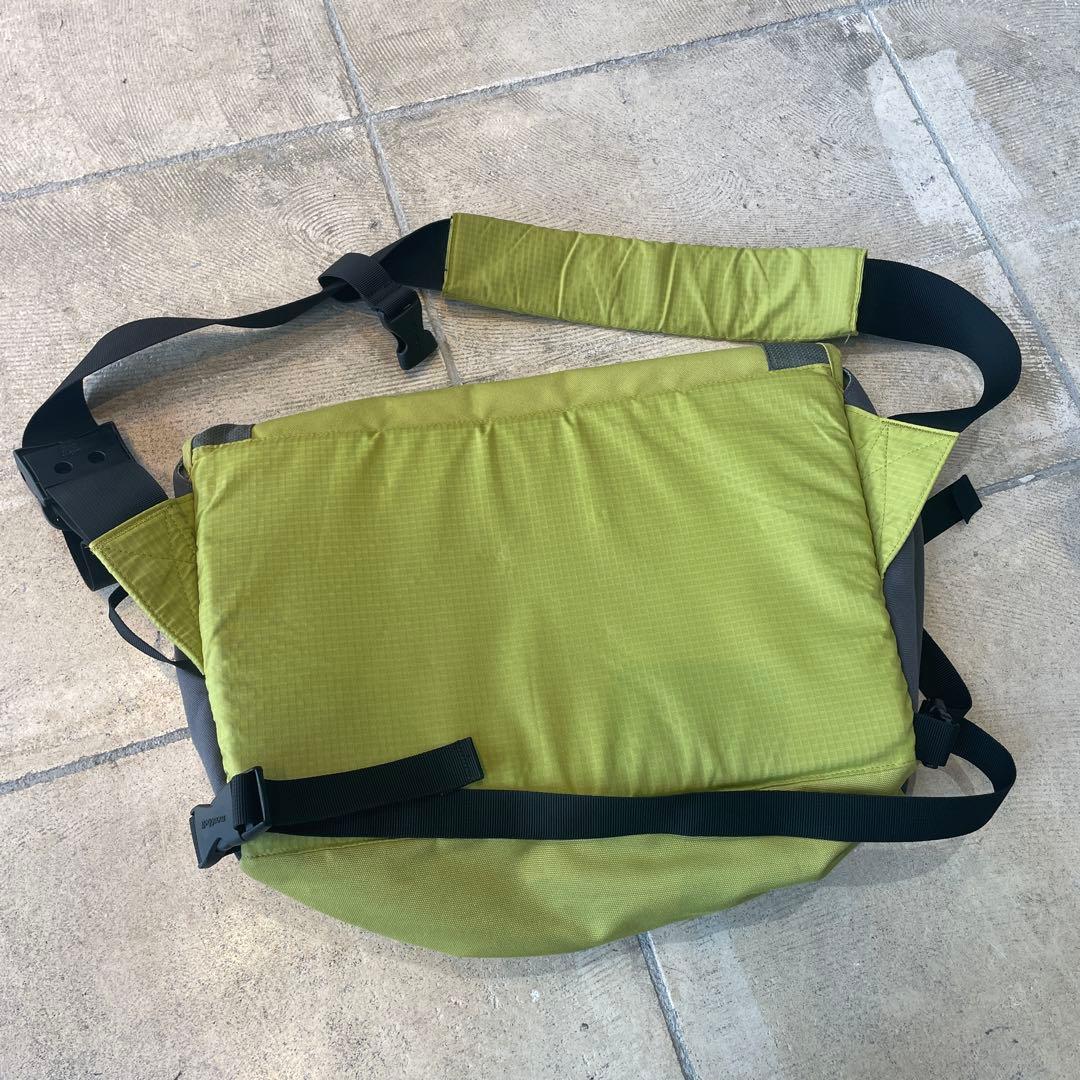 mont-bell 00s ワンショルダーバック　メッセンジャーバッグ tech