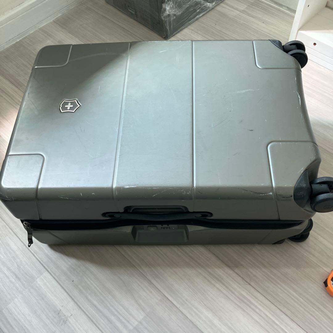a*s様 純正　VICTORINOX レキシコン　ハードスーツケース　68x45