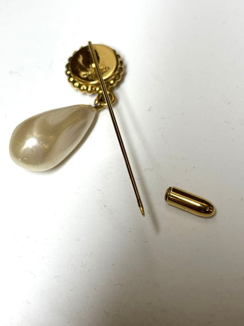 シャネル ピンブローチ