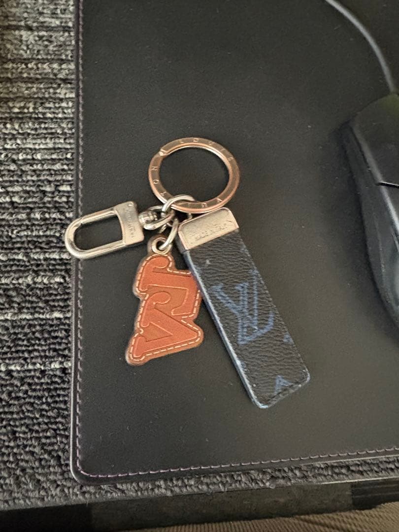 ルイ・ヴィトン レザーキーホルダー