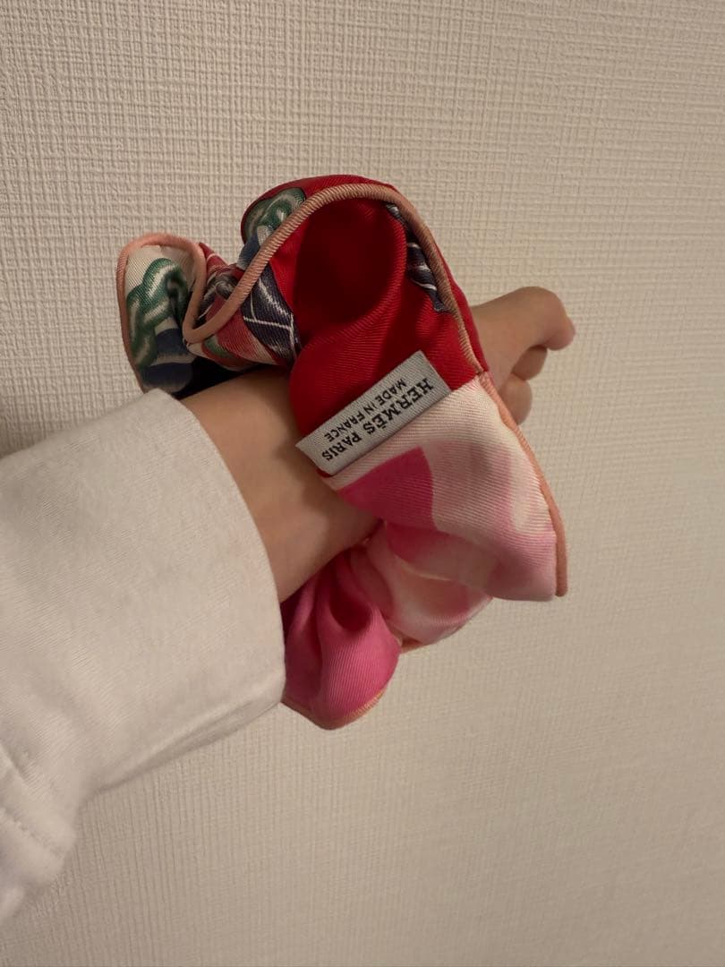 超美品HERMES シルク ヘアシュシュ マルチカラーピンク系