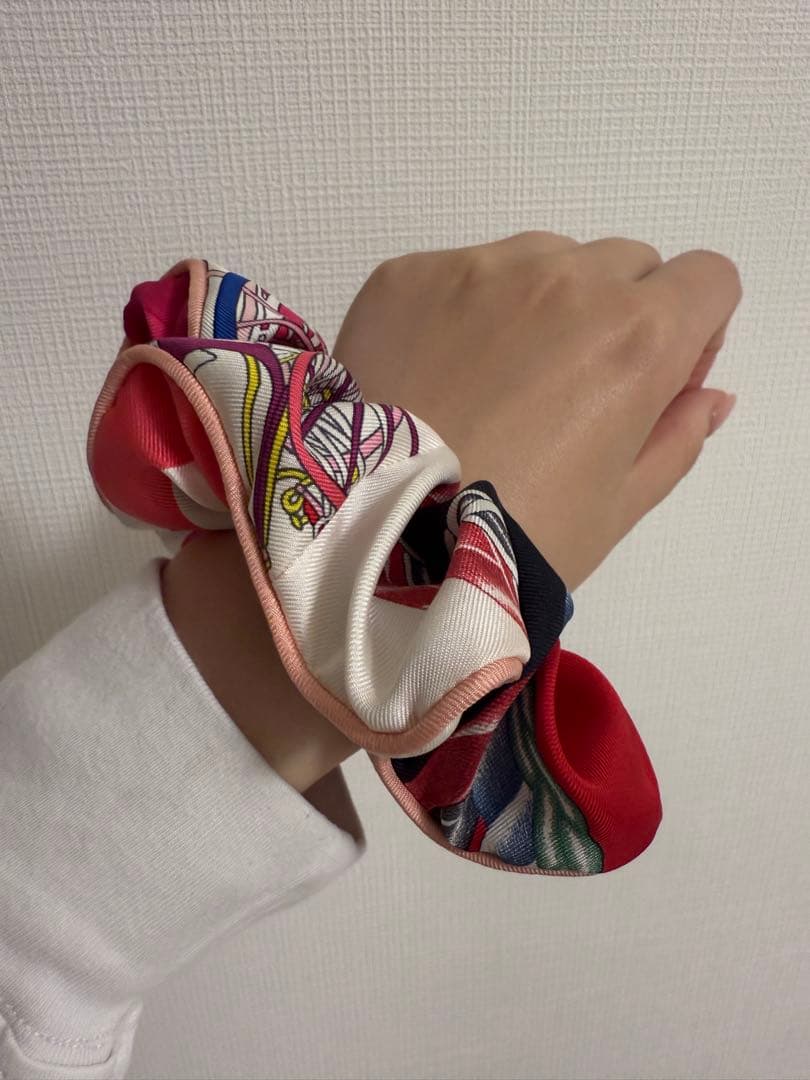 超美品HERMES シルク ヘアシュシュ マルチカラーピンク系