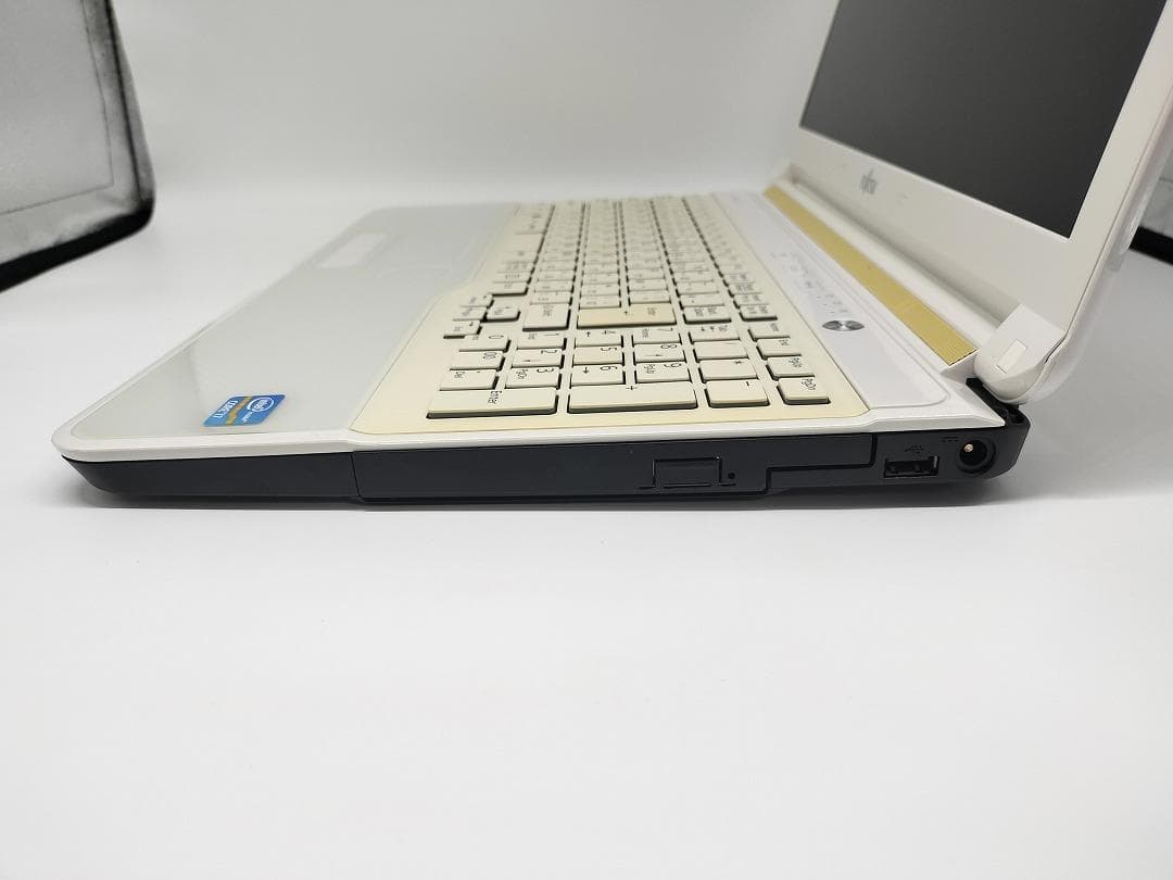 【FUJITSU】爆速 Core i7/新品SSD128GBノートパソコンD10