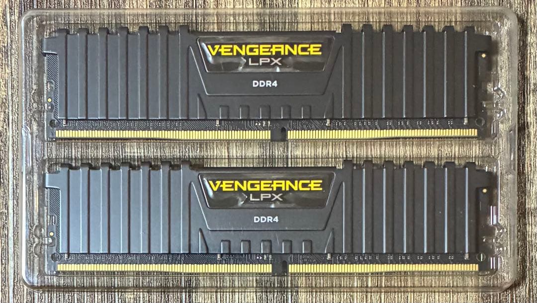 【中古】DDR4-2666 32GB(16GB×2枚) CORSAIR