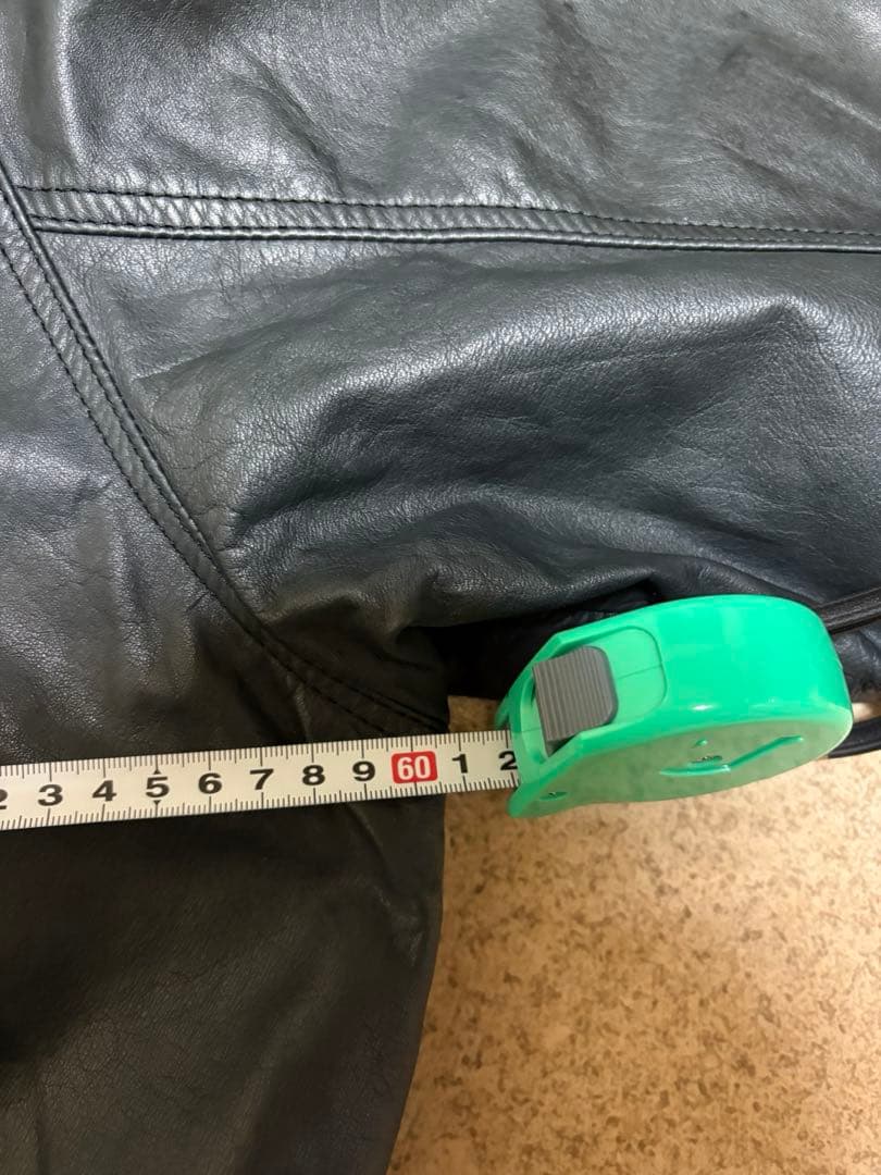 日本製 身幅61着丈64袖丈78 牛革レザー a2フライトジャケット ショート丈