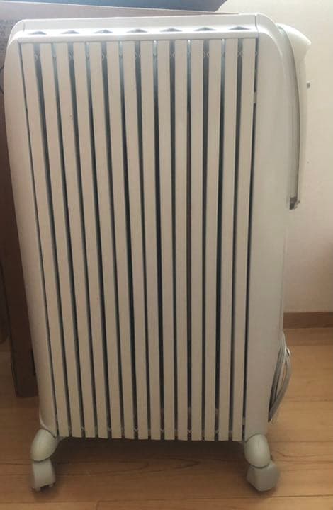 デロンギ オイルヒーター ラジエターヒーター