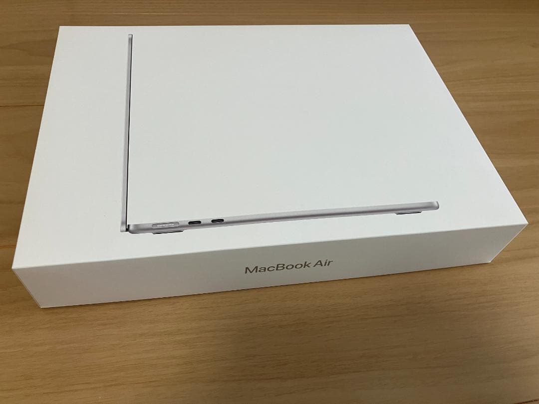 MacBook Air M4 シルバー 13インチ