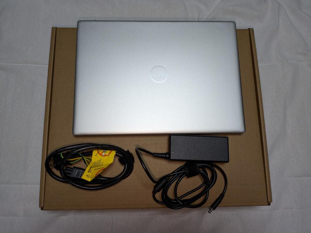 [未使用に近い] DELL Inspiron 14 5435